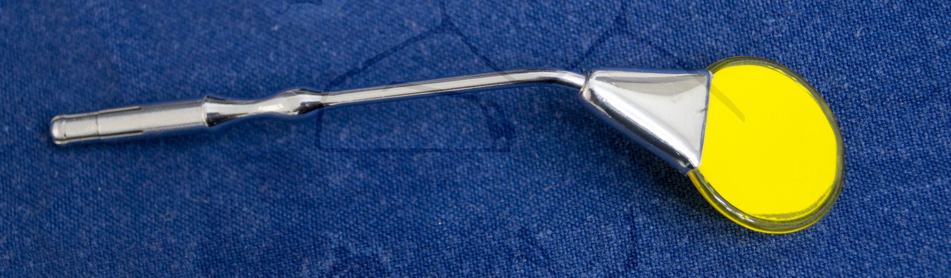 Unbekannter Röntgenspiegel, Seitliche Ansicht von hinten